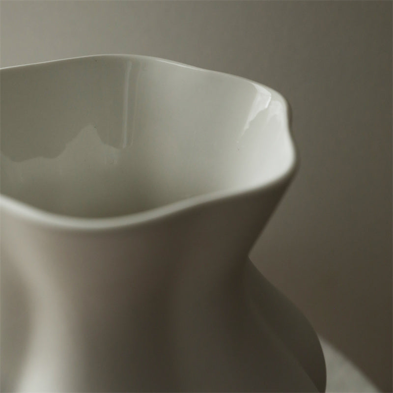 Waist and Hip Line Matte Ceramic Vase – Elegant and Sculptural Home Décor