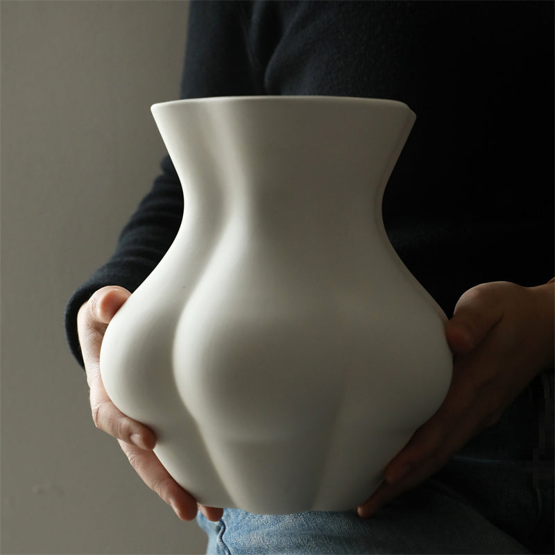 Waist and Hip Line Matte Ceramic Vase – Elegant and Sculptural Home Décor